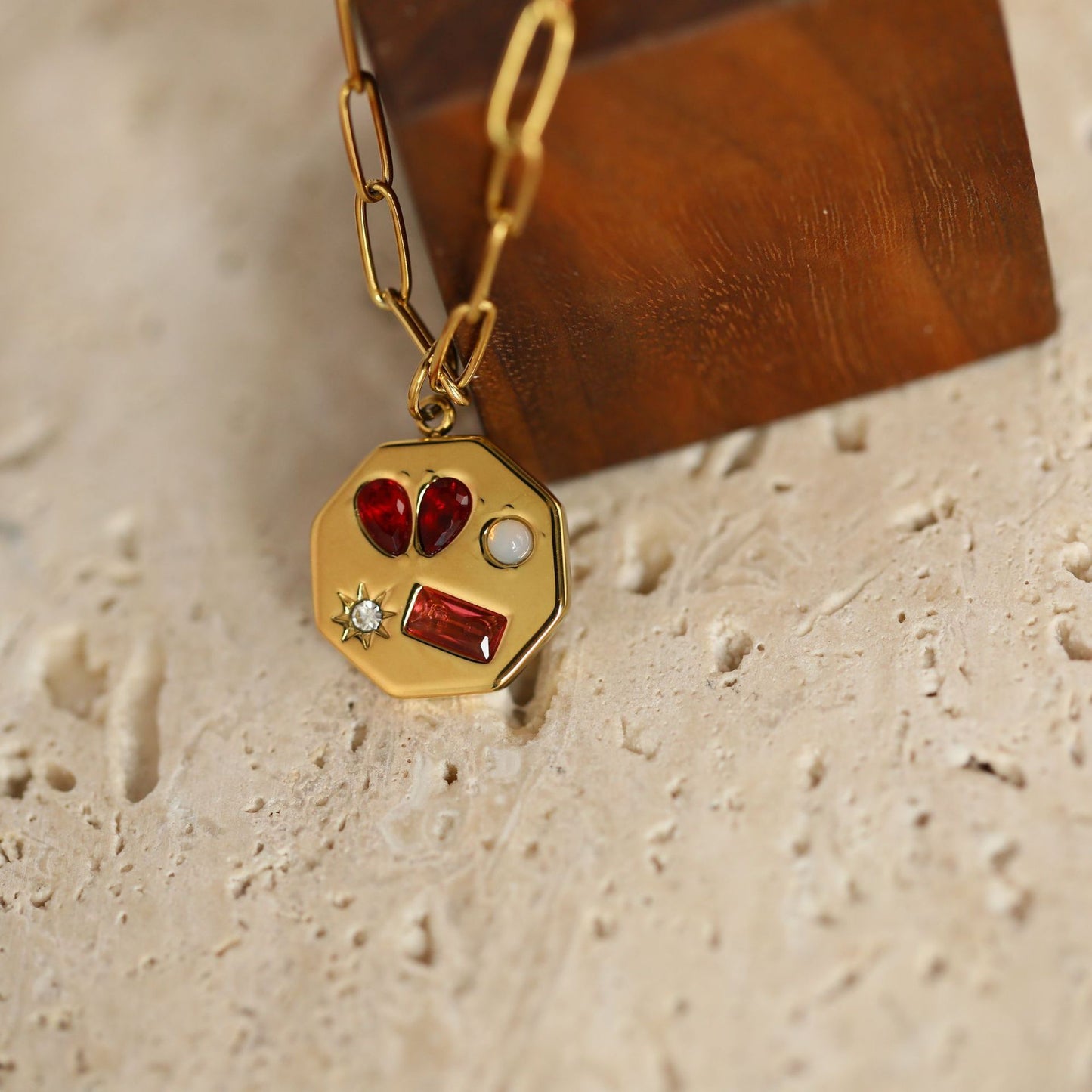 Titanium Steel High Color Retention Heartbreaking Gem Kaleidoscope Embedded Zirconium Necklace