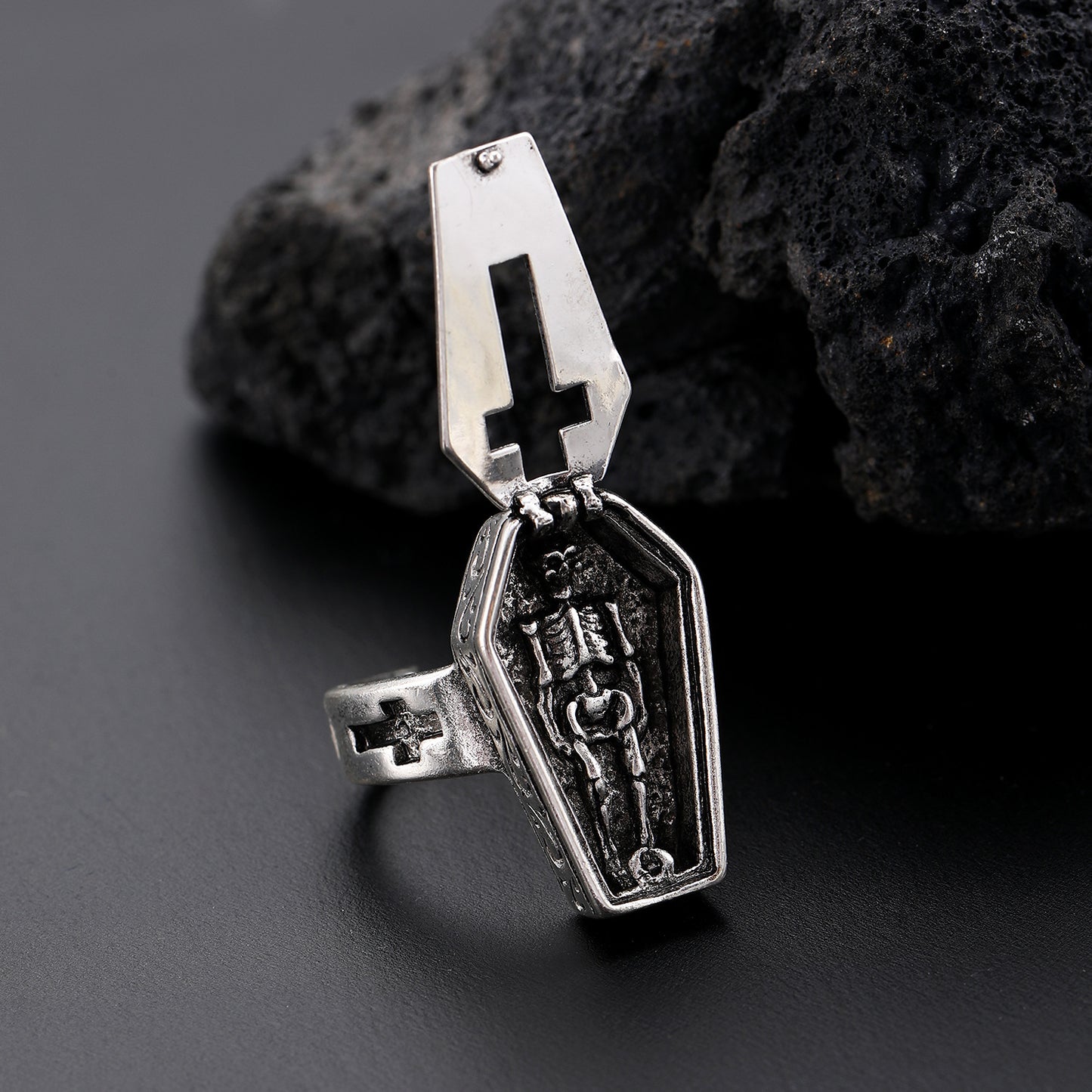 Men's Ring Funeral Souvenirs Domineering Skull Coffin