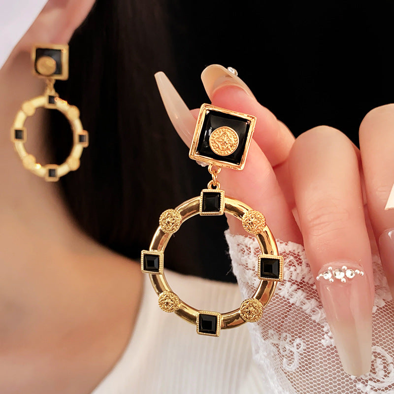 Silver Stud Rhinestone-encrusted Circle Ear Studs Fashion Vintage Earrings