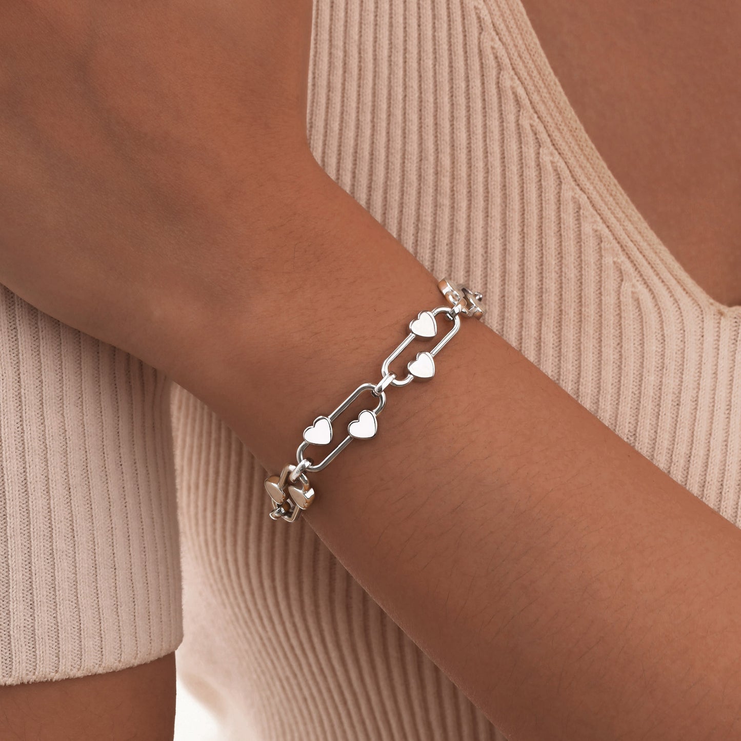 All-match Silver Stainless Steel Heart-shaped Oval Bracelet Women's Fashion Personal Accessories