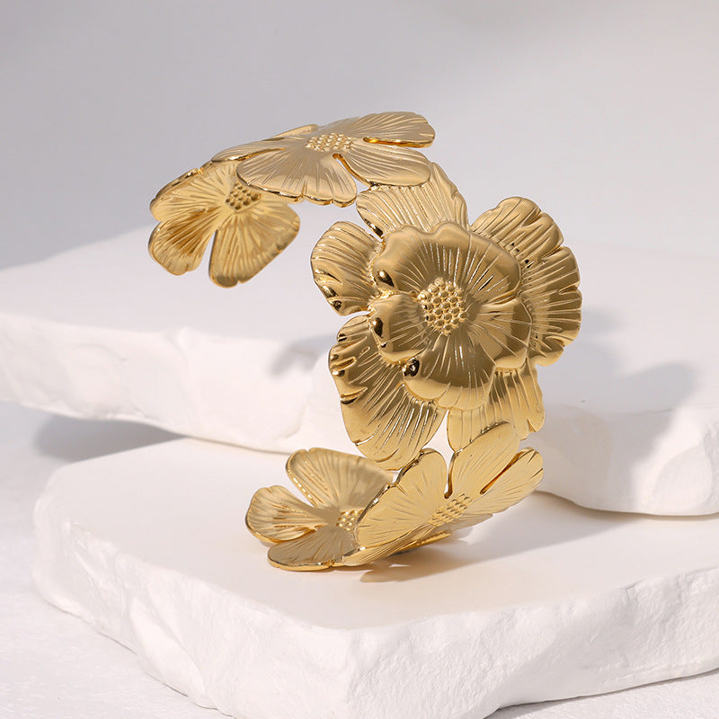 European And American Elegant Retro Gold-plated High-grade Opening Bracelet Exaggerated Design Flowers