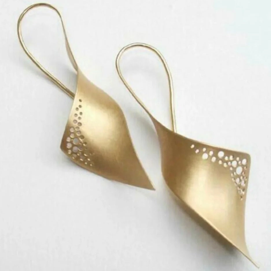 Long Geometric Pattern Twisted Pieces Earrings