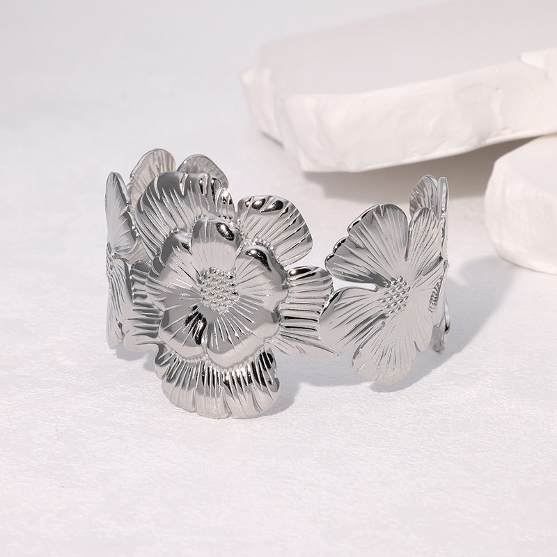 European And American Elegant Retro Gold-plated High-grade Opening Bracelet Exaggerated Design Flowers
