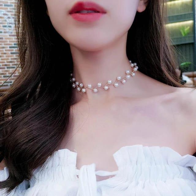 Pearl Neckline Necklace