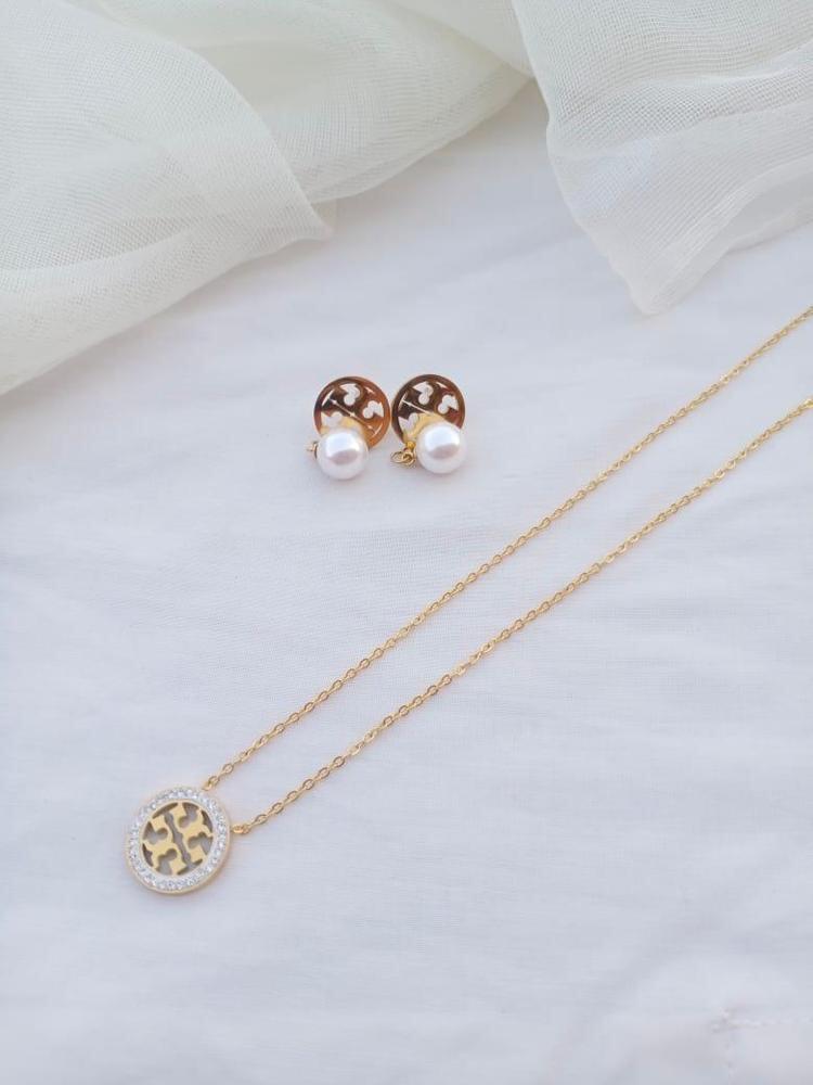 Van Cleef Gold Plated Artificial Set
