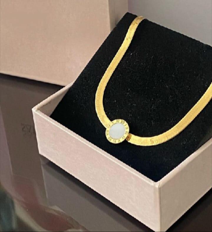 Roman Style Locket