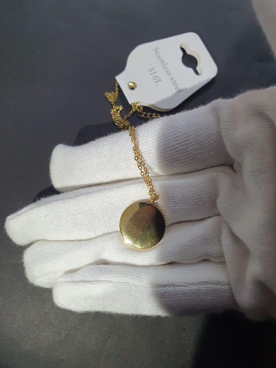 Round Design Gold Plated Black Pendant