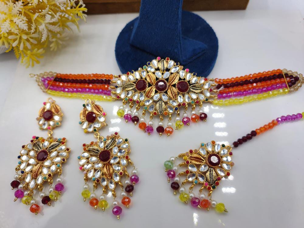 Delicate Choker Necklace