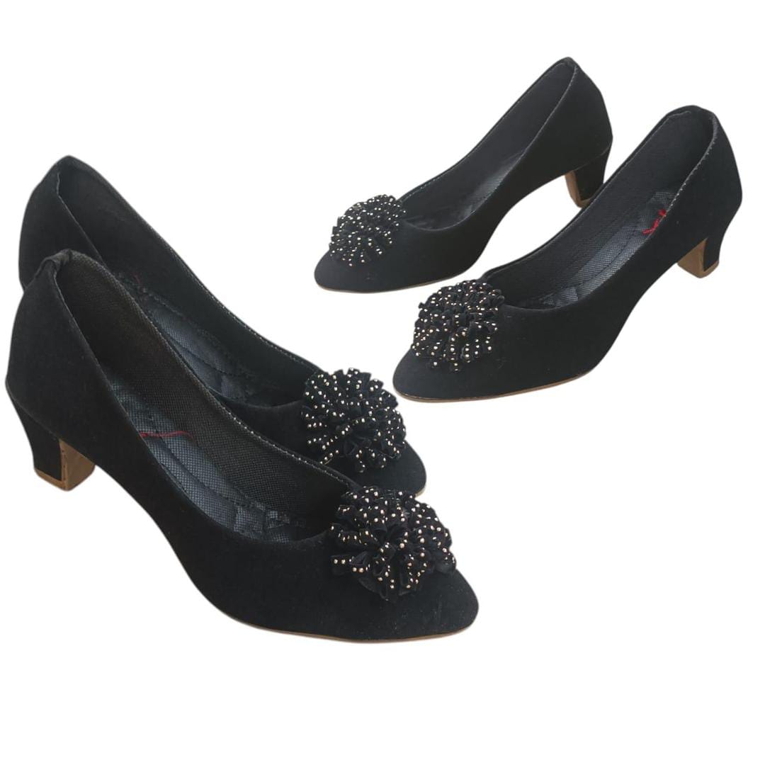 Women's Velvet Fancy Pumps (Black Flower Design)