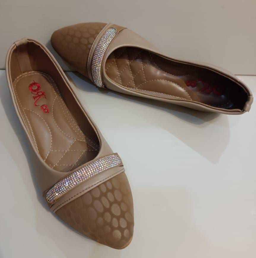 Women's Comfortable Rexine Flats (Brown)