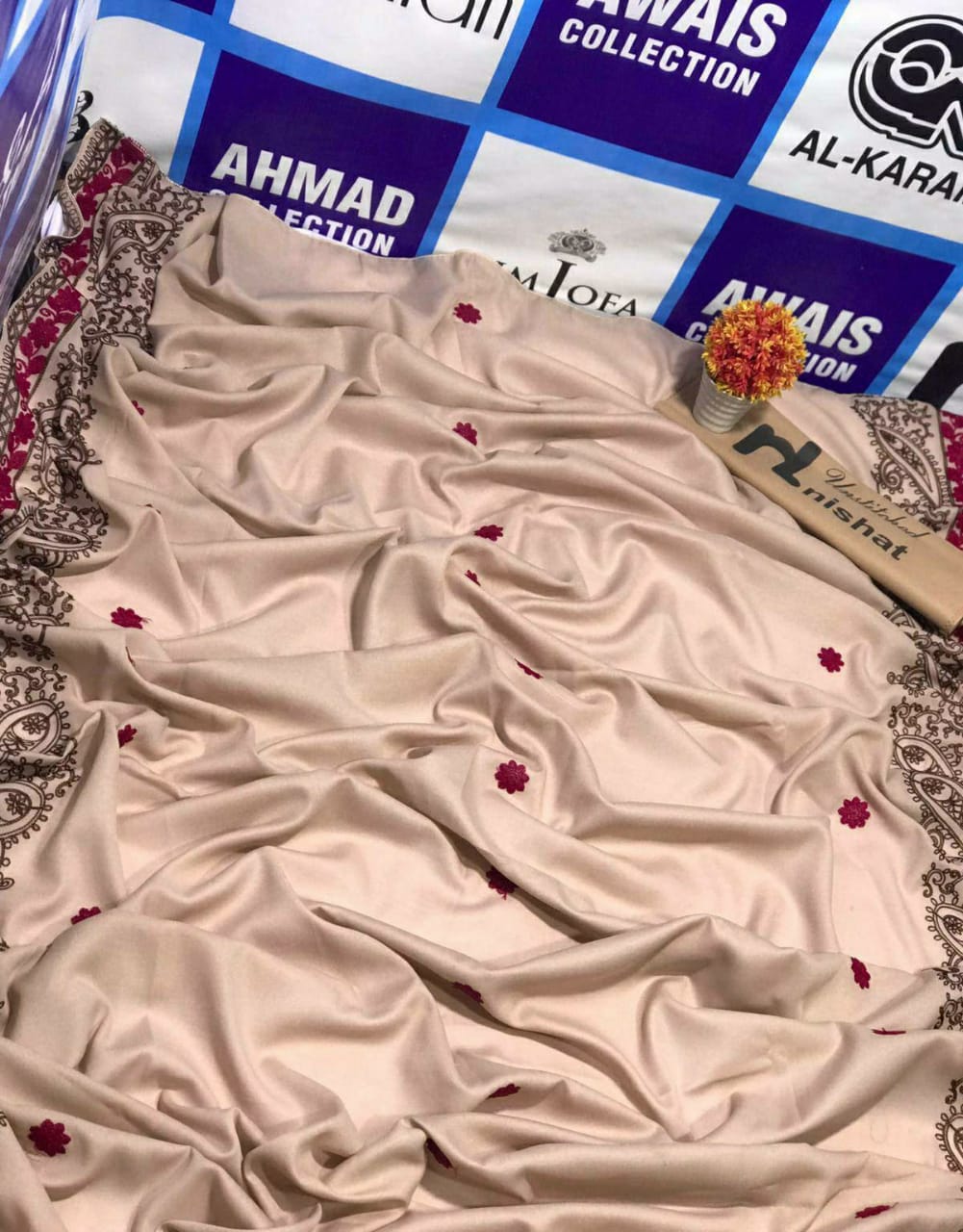1 Pc Women's Lawn Embroidered Shawl