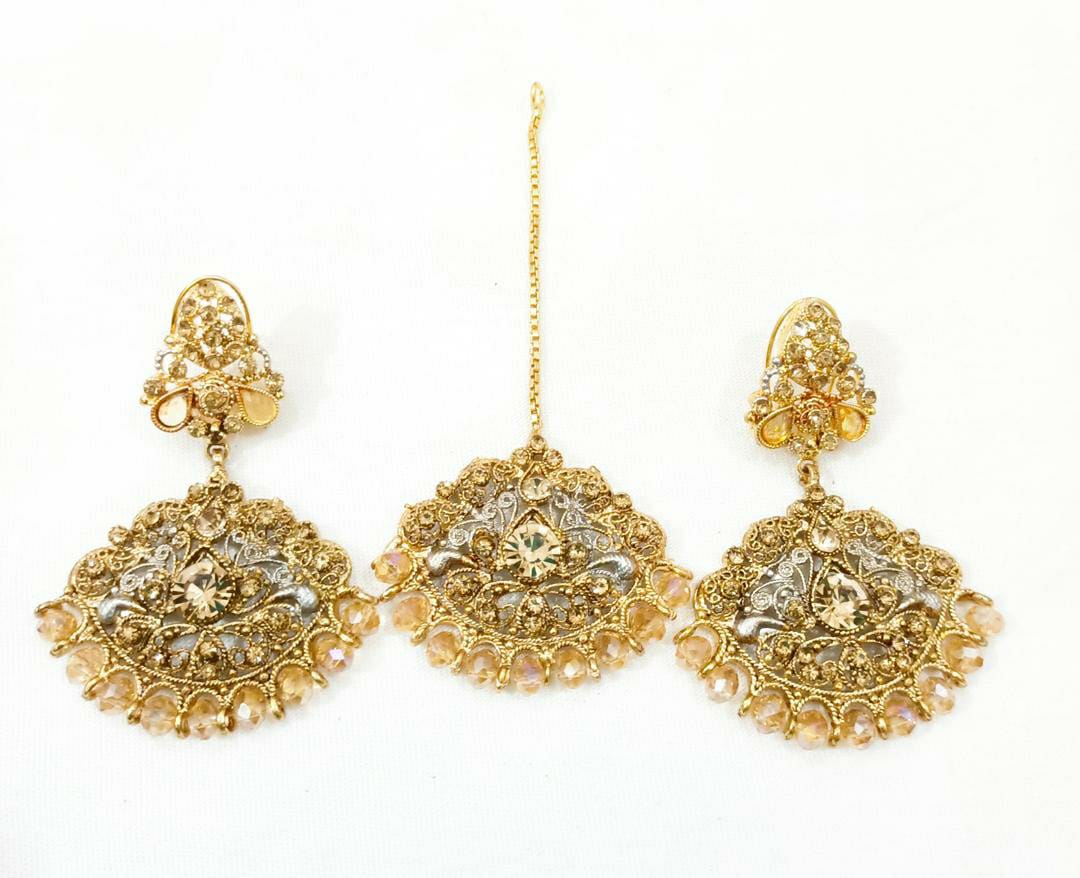 Trendy Earrings Pair (Grey Design)