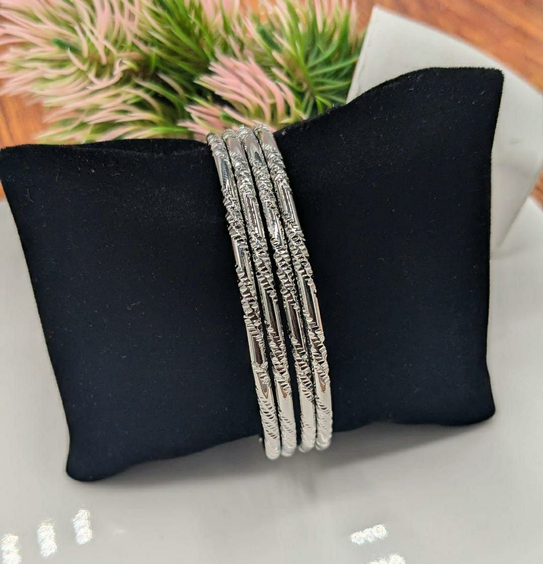 Stylish 4 Pcs Silver Plated Plain Bangles for Women