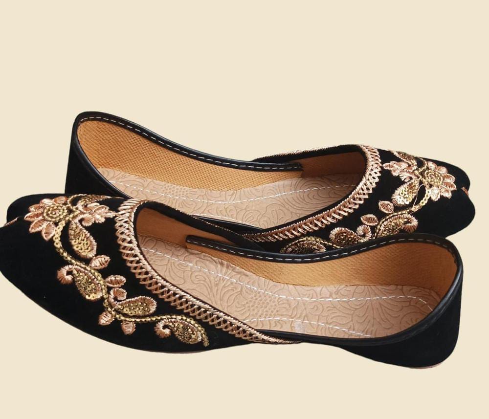 Women's Stylish Khussa (Black)