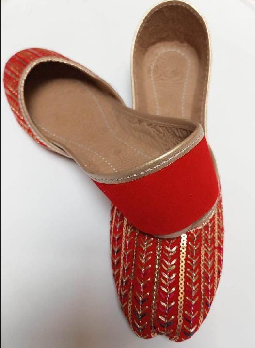 Women's Embroidered Fancy Khussa (Red)