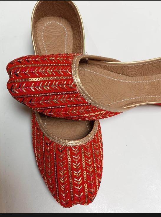 Women's Embroidered Fancy Khussa (Red)