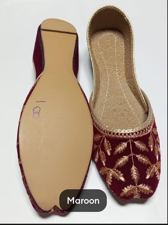 Women's Velvet Embroidered Khussa (Maroon)