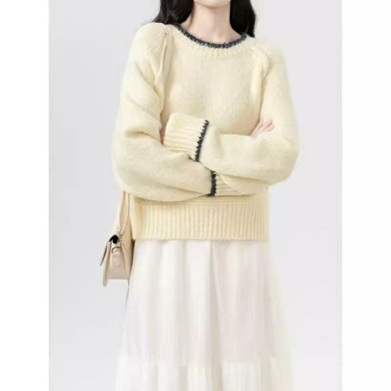 1 Pc Women's Stylish Plain Lazy Round Neck Inner Wear Knitted Sweater