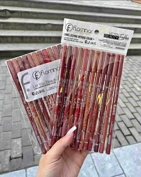 High Pigmented Multicolor Lip Pencil Set - Pack Of 12