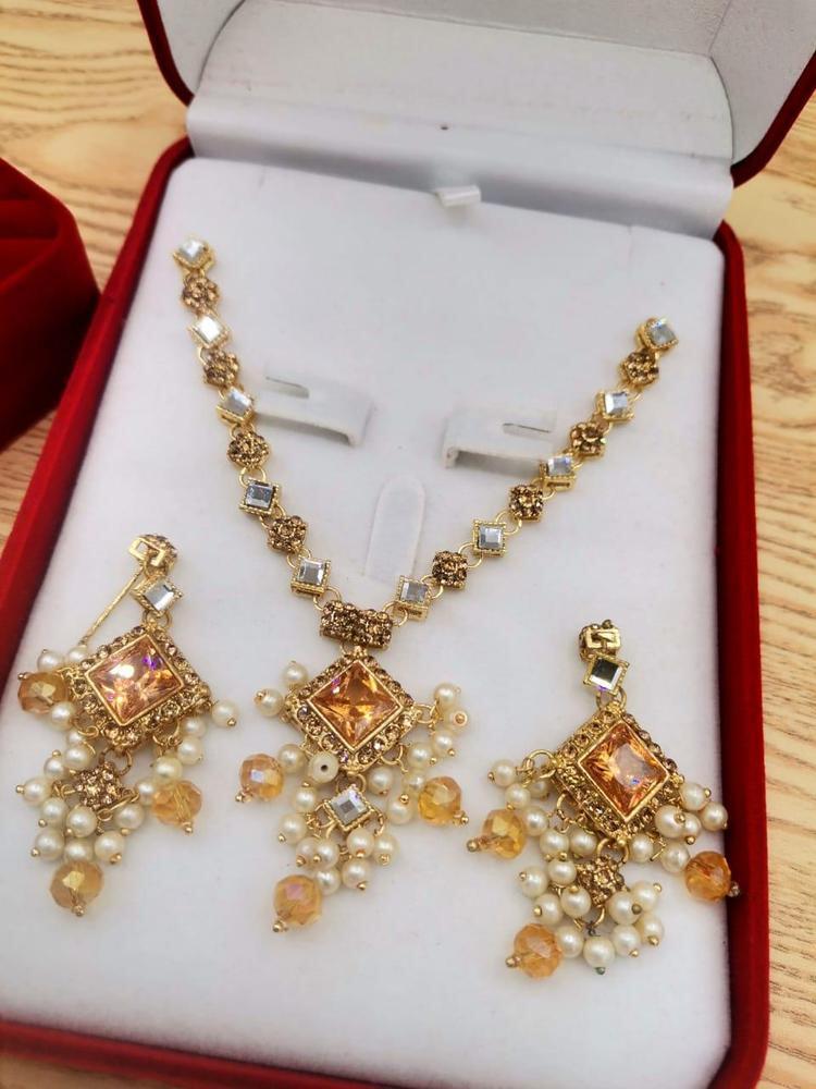 Elegant Zircon Stone Necklace Set