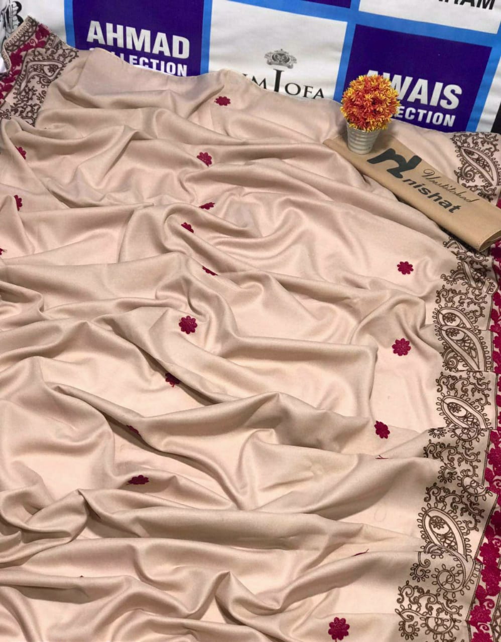 1 Pc Women's Lawn Embroidered Shawl