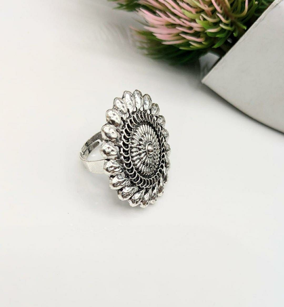 Vintage Flower Design Adjustable Ring