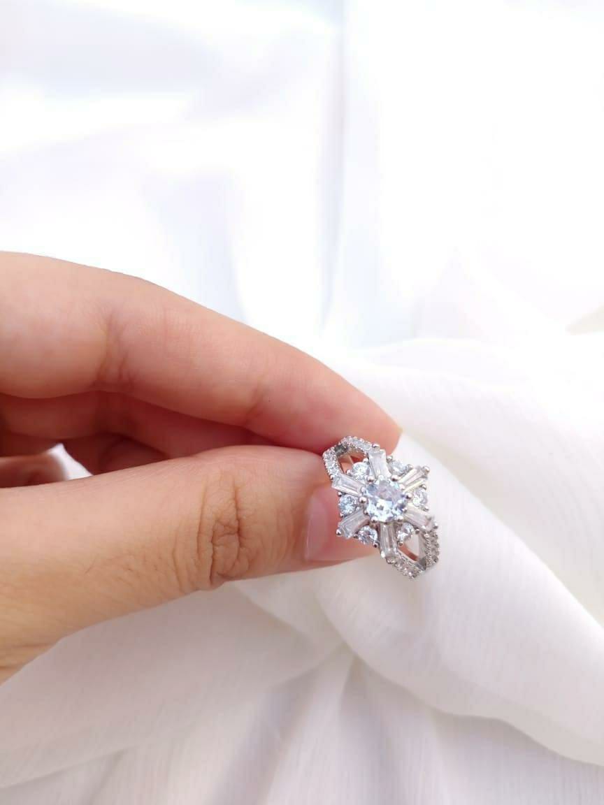Beautiful Silver Plated Crystal Adjustable Ring