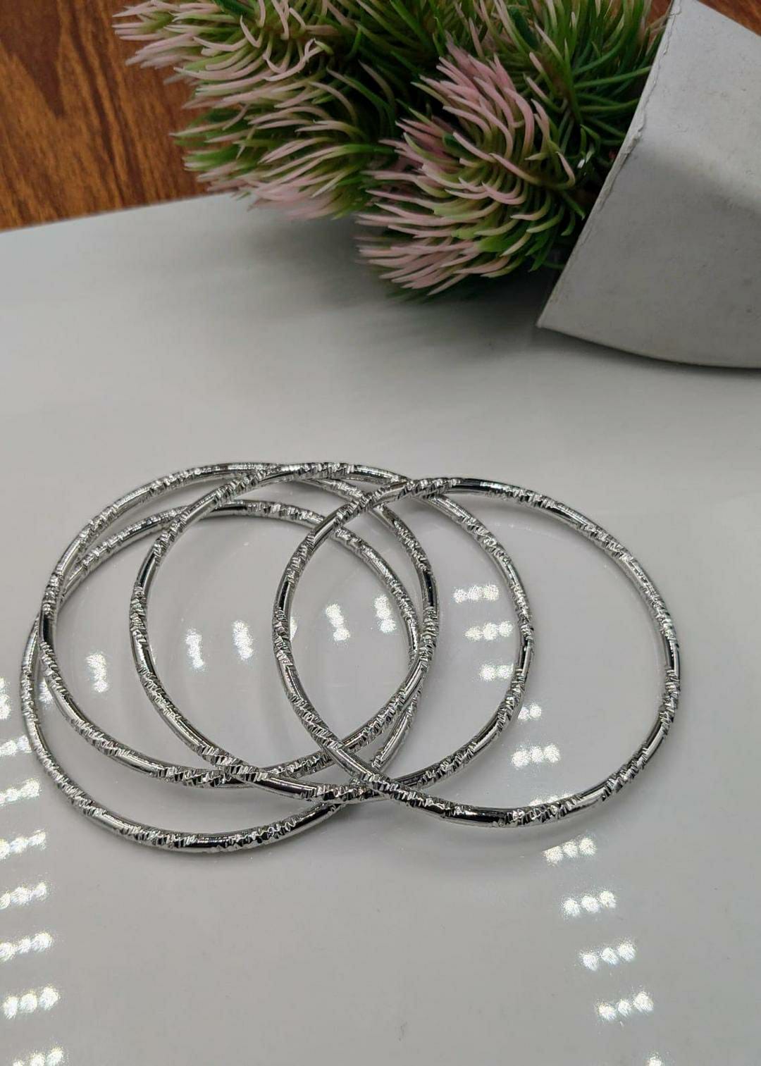 Stylish 4 Pcs Silver Plated Plain Bangles for Women