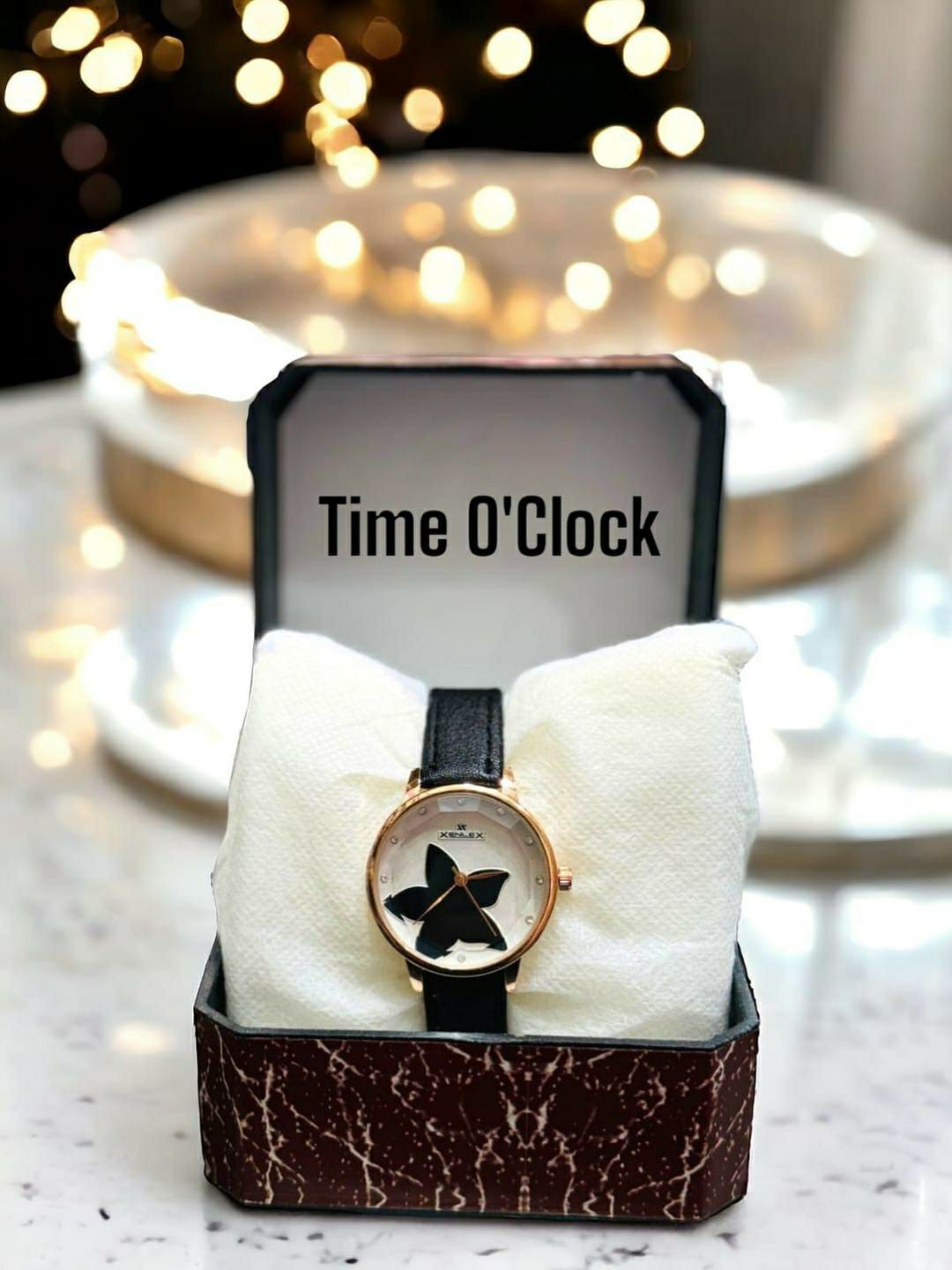 Leather Pattern Textured Strap Decent Ladies Watch
