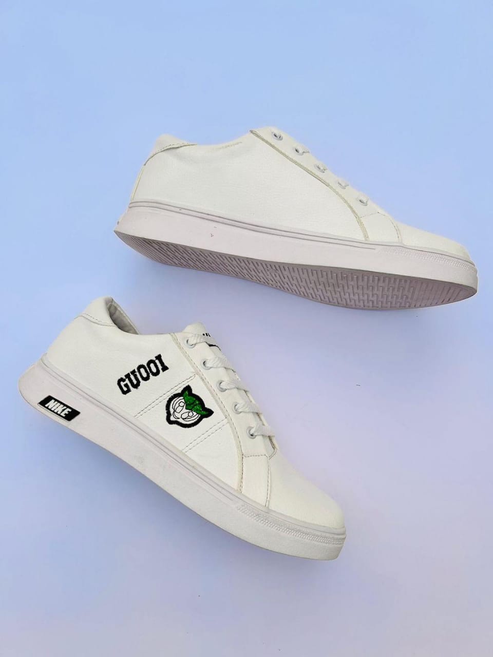 Men's Synthetic Leather Casual Sneakers (White)