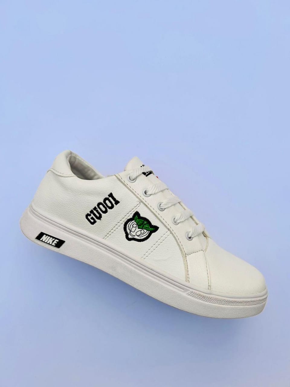Men's Synthetic Leather Casual Sneakers (White)