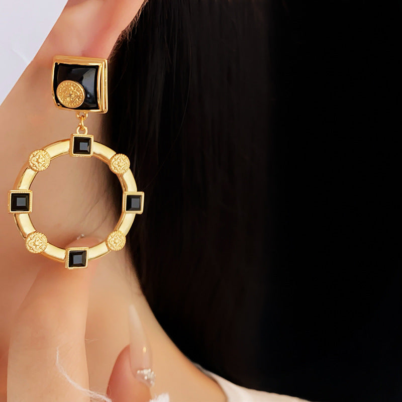 Silver Stud Rhinestone-encrusted Circle Ear Studs Fashion Vintage Earrings