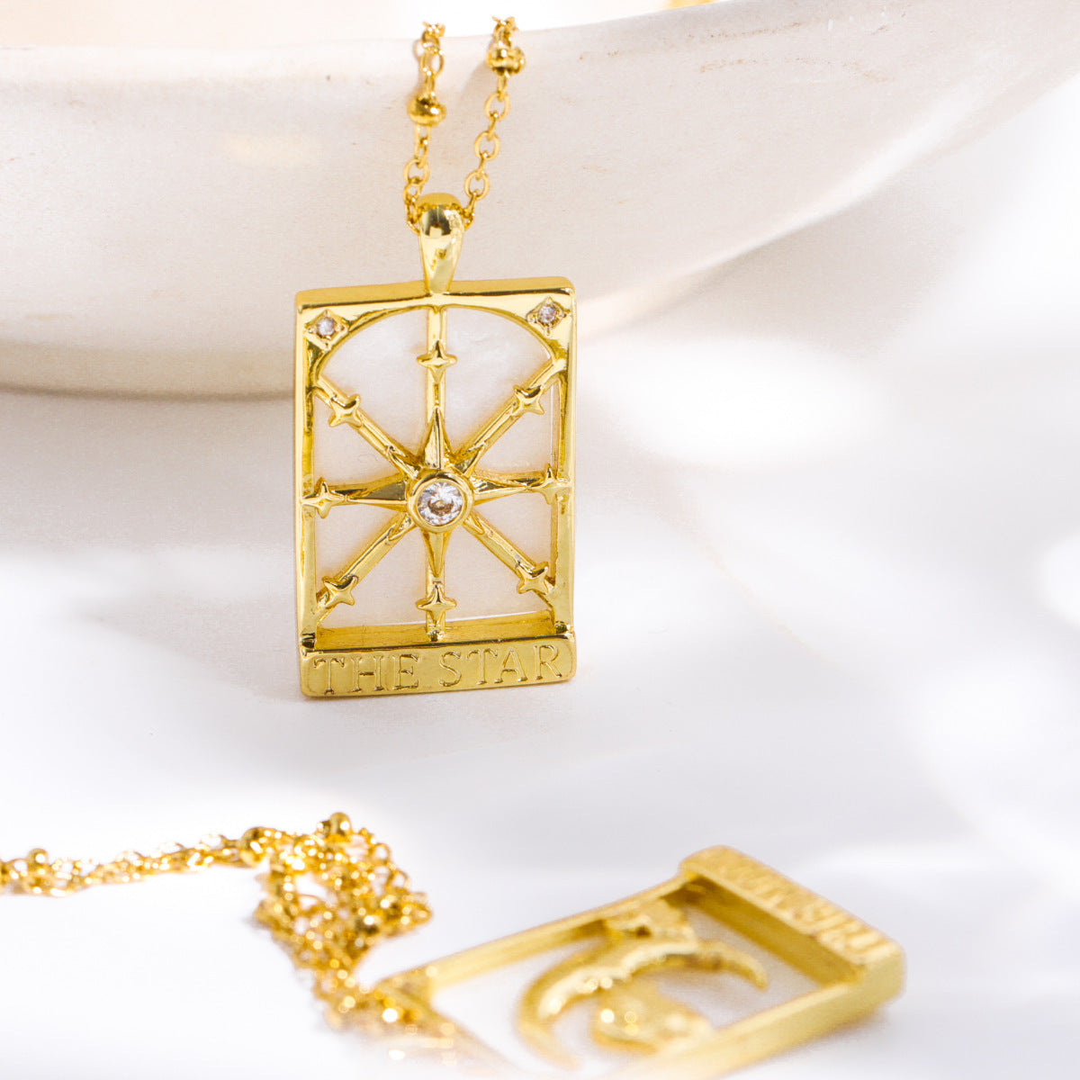 Special Interest Light Luxury Vintage Star Moon Tarot Pendant Necklace