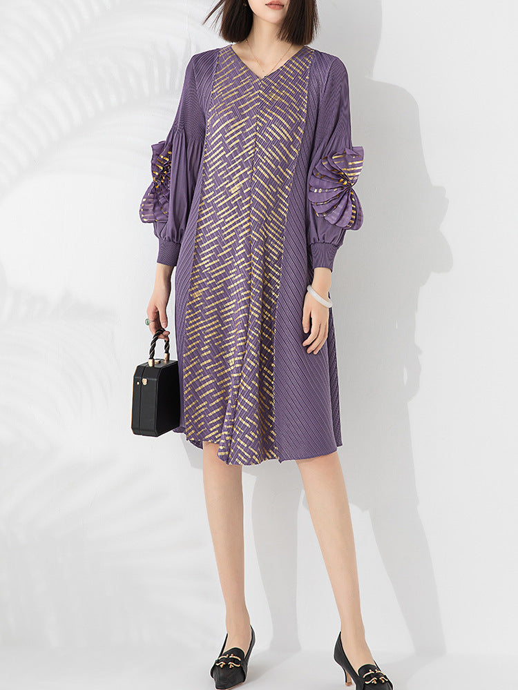 High-grade Bronzing Plate Flower V-neck Temperament Mid-length Pleated Dress