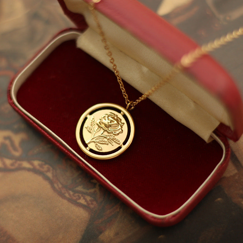 Titanium Steel French Retro Three-dimensional Flower Cutout Rose Necklace Electroplated 18K Gold