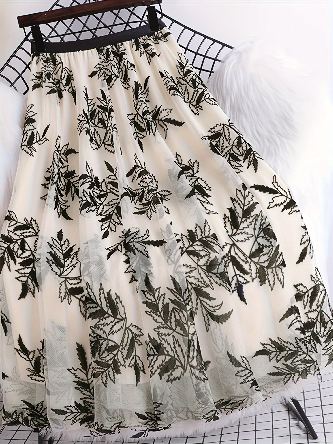 Fashion Personality Flocked Printed Women's Skirt
