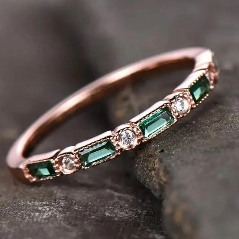 European And American High-grade Emerald Ring