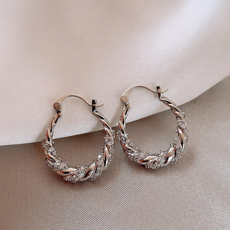 Simple All-match Fashion Elegant Zircon Twist Ear Clip Unique And Exquisite Socialite Style Special-interest Design Autumn And Winter Earrings