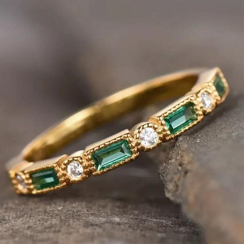 European And American High-grade Emerald Ring