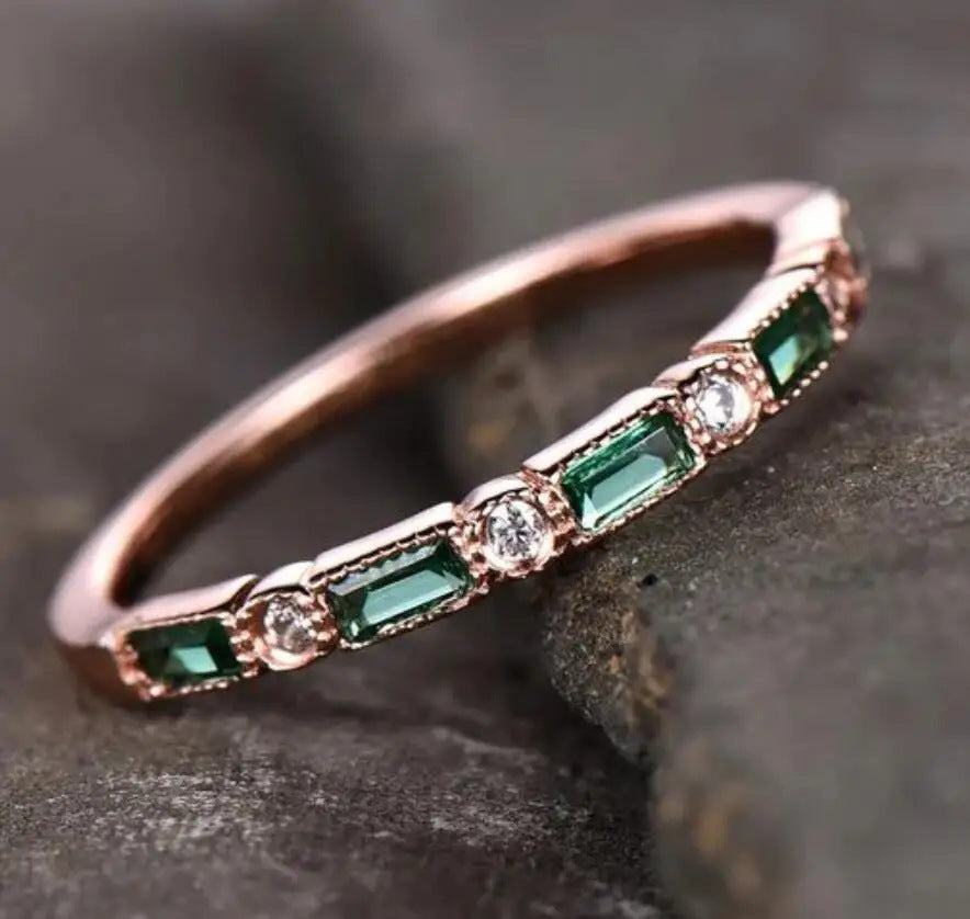 European And American High-grade Emerald Ring