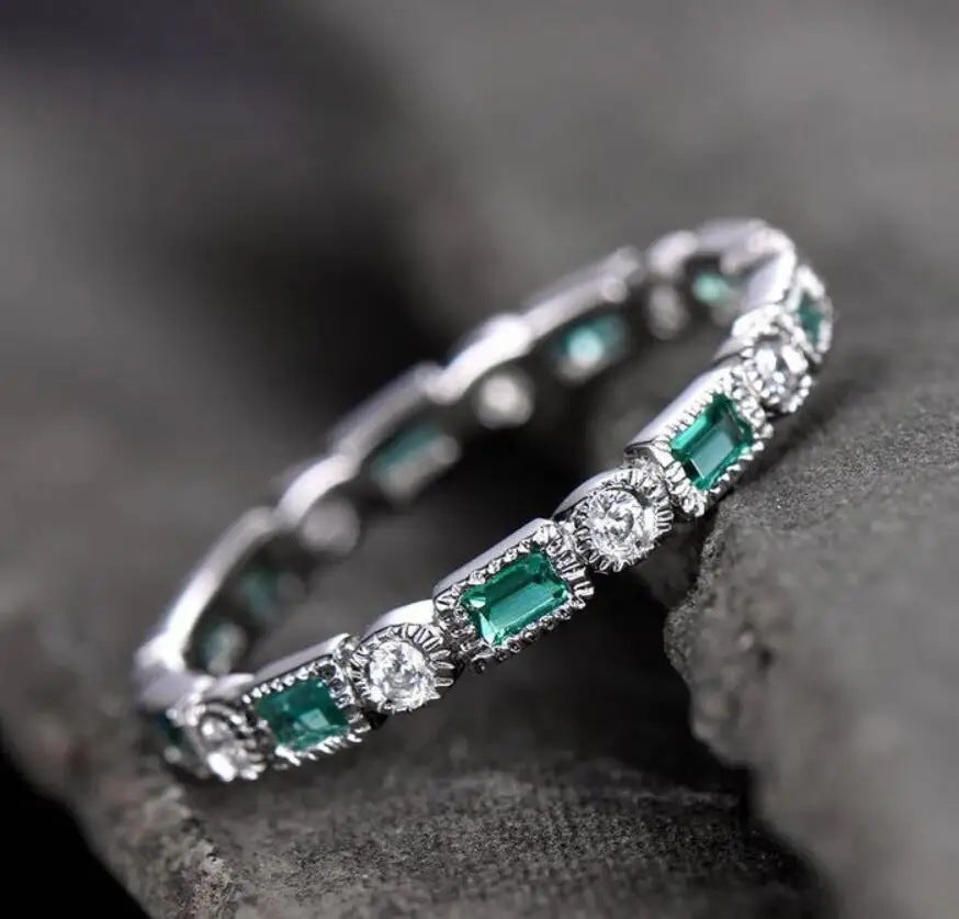 European And American High-grade Emerald Ring