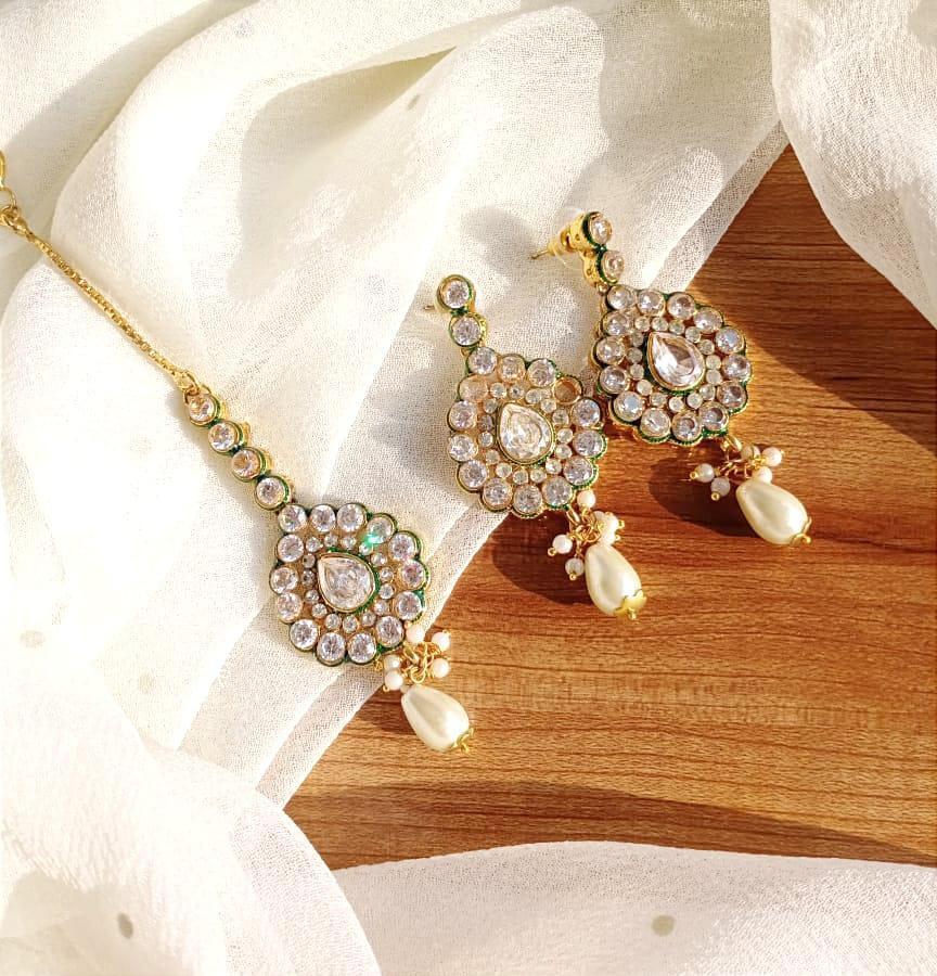 3 Pcs Earrings And Bindia Set