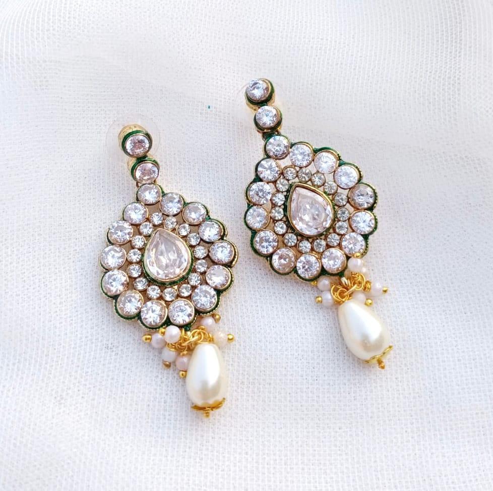 3 Pcs Earrings And Bindia Set