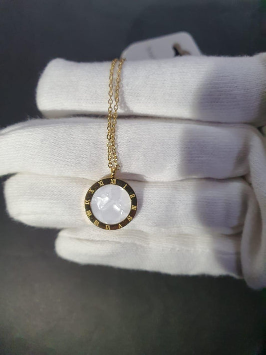Round Design Gold Plated Black Pendant