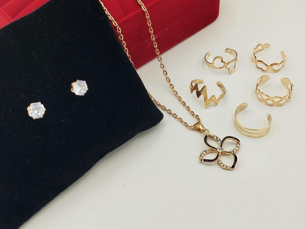 Trendy Pendant Set (Golden)