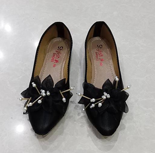 Stylish Flower Pumps (Black)