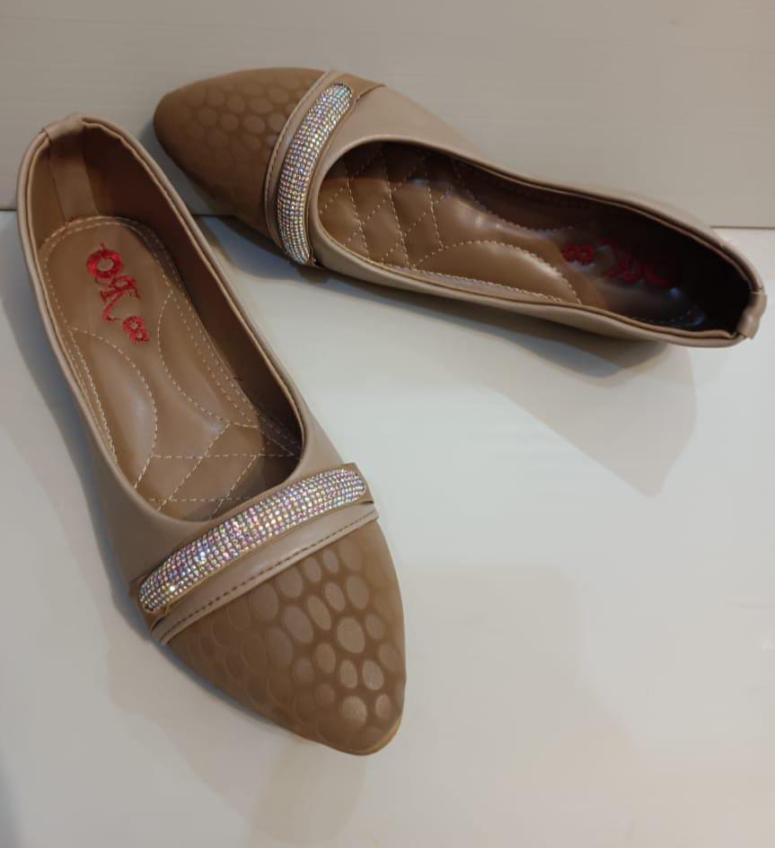 Women's Comfortable Rexine Flats (Brown)