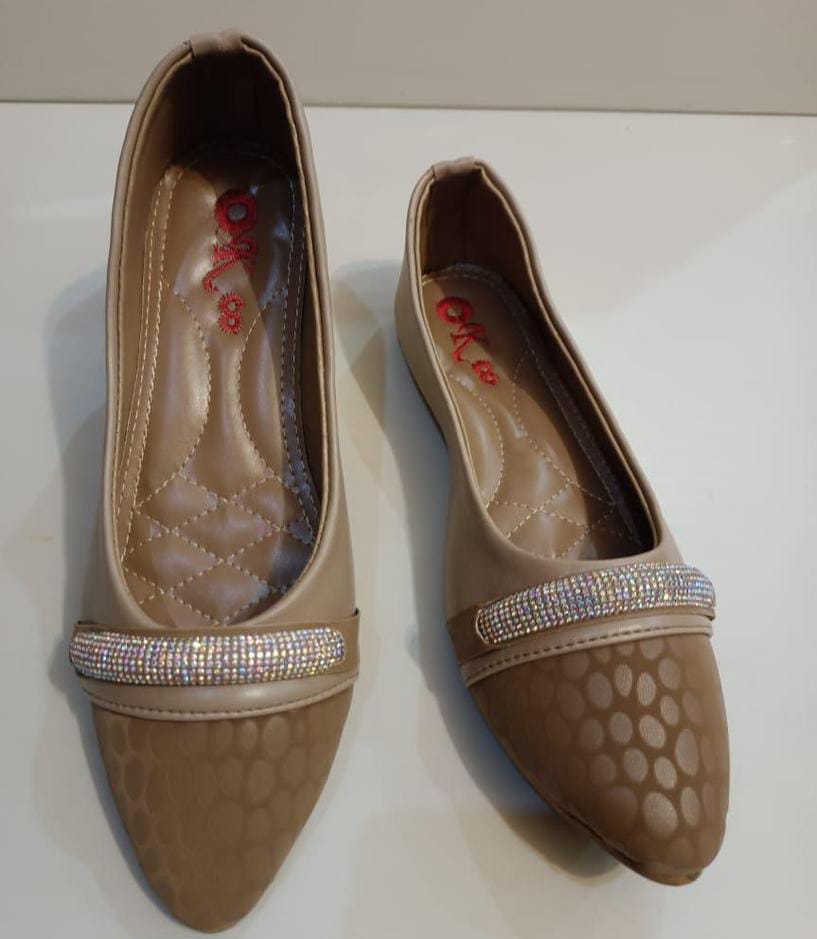 Women's Comfortable Rexine Flats (Brown)