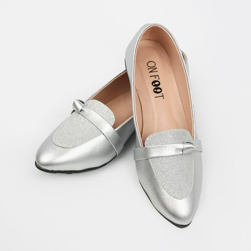 Women's Rexine Casual Pumps (Silver Design)