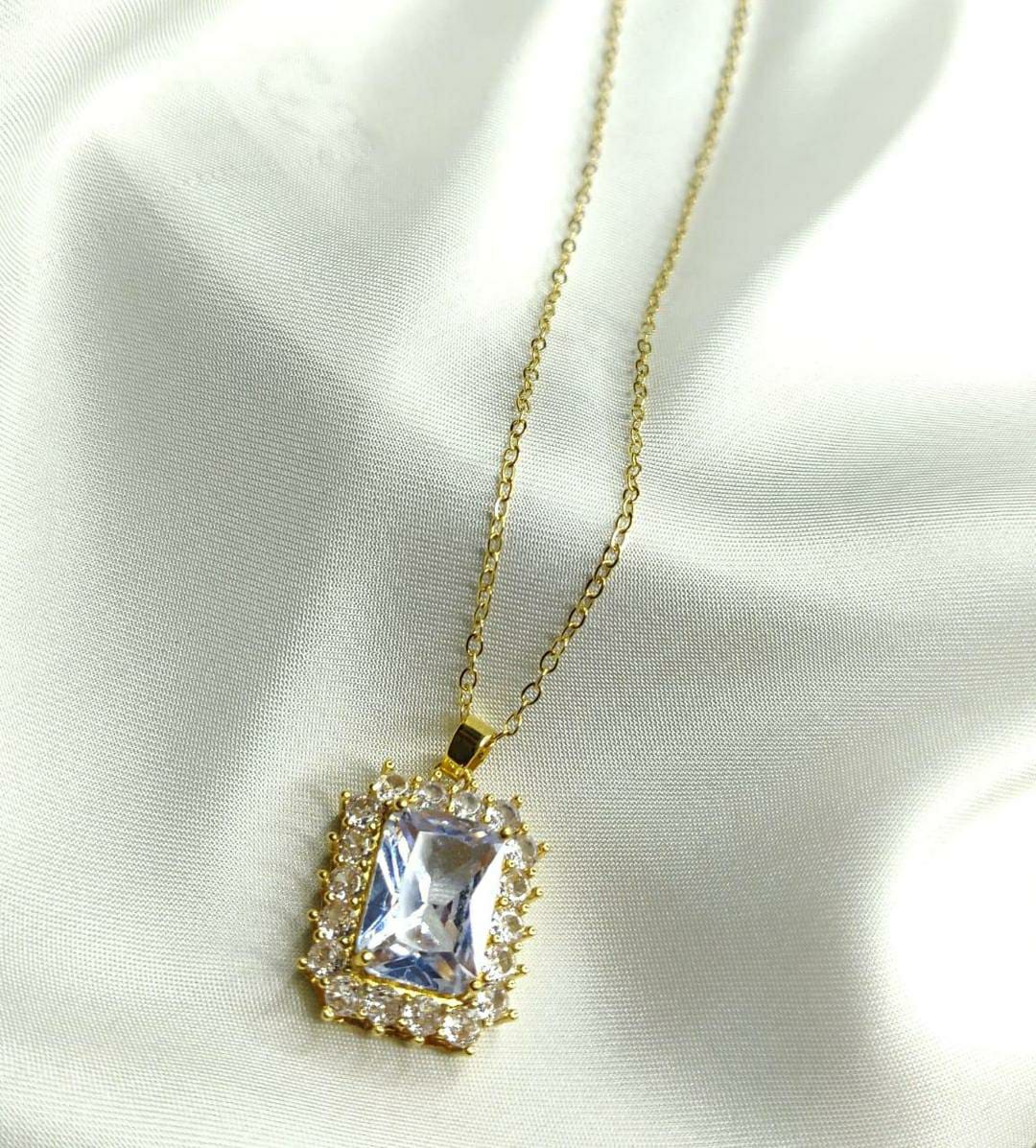 Vintage Design Gold Plated Zircon Pendant